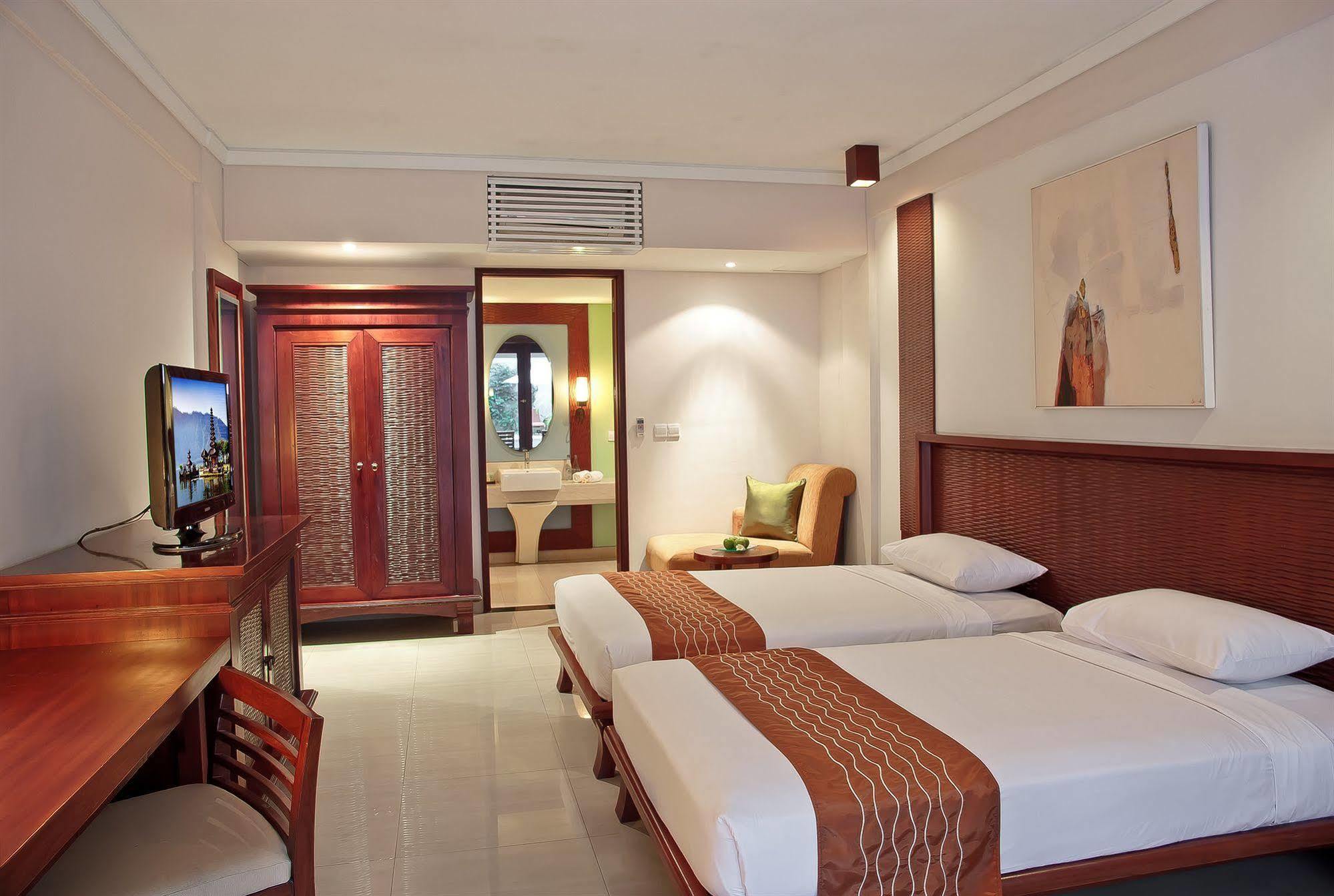 เดอะรานี โฮเต็ล แอนด์ สปา Hotel กูตา ภายนอก รูปภาพ