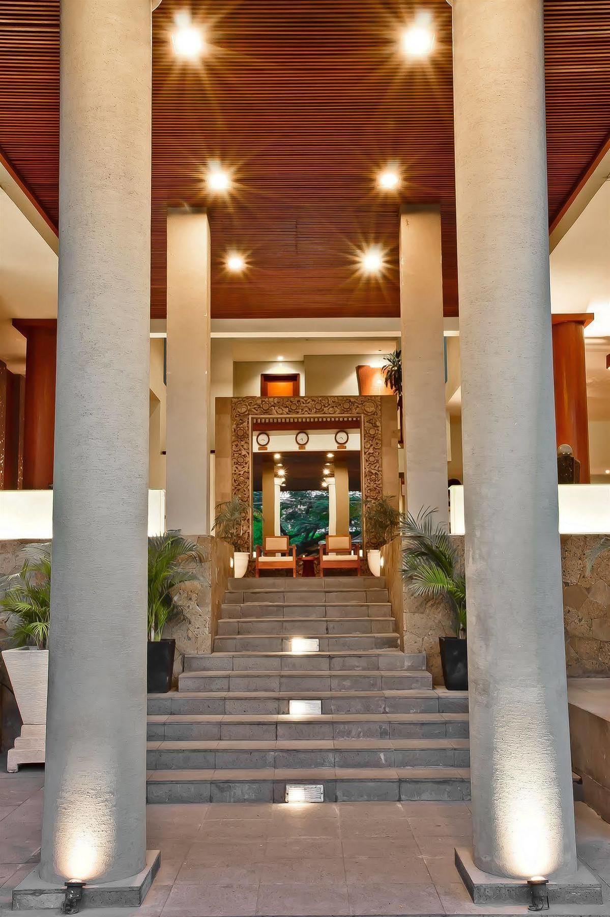 เดอะรานี โฮเต็ล แอนด์ สปา Hotel กูตา ภายนอก รูปภาพ